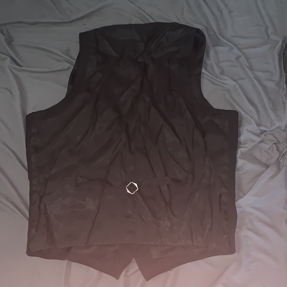 Vest - Picture 2 of 3